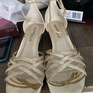 Easy Street Alive @5 Gold Glitter Tarrah Sandals WEDDING 10 WW worn once